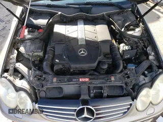 2005 Mercedes-Benz CLK 500 z VIN WDBTJ75J05F159477, wystawiony jako Copart lot #85168664 z przebiegiem 122 295 mil mil oraz Szkody całkowita. Historia ofert i sprzedaży dostępna na DreamBid. Obrazek 11.