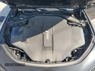 2024 BMW i7 eDrive50 z VIN WBY43EJ06RCP21065, wystawiony jako Copart lot #72276944 z przebiegiem 21 066 mil mil oraz Szkody całkowita. Historia ofert i sprzedaży dostępna na DreamBid. Obrazek 13.