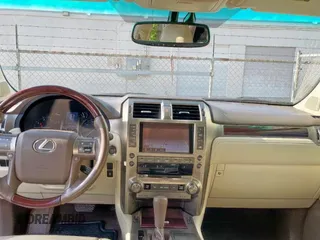 2014 Lexus GX 460 with VIN JTJBM7FX3E5071310, listed as a Copart auction lot 62199625 with 165,786 mi miles and Clean title. Bid and sale history available at DreamBid. Image 9.