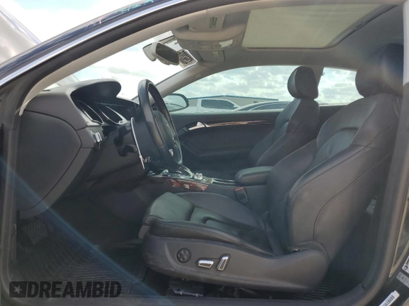 2015 Audi A5 Premium Plus z VIN WAUMFAFRXFA048651, wystawiony jako Copart lot #43562825 z przebiegiem Nie podano mil oraz Szkoda całkowita • Salvage title. Historia ofert i sprzedaży dostępna na DreamBid. Obrazek 7.