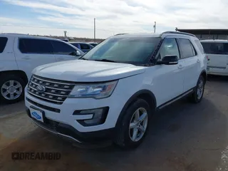 2017 Ford Explorer XLT z VIN 1FM5K8D81HGC47363, wystawiony jako IAAI lot #41720957 z przebiegiem 143 231 mil mil oraz . Historia ofert i sprzedaży dostępna na DreamBid. Obrazek 2.