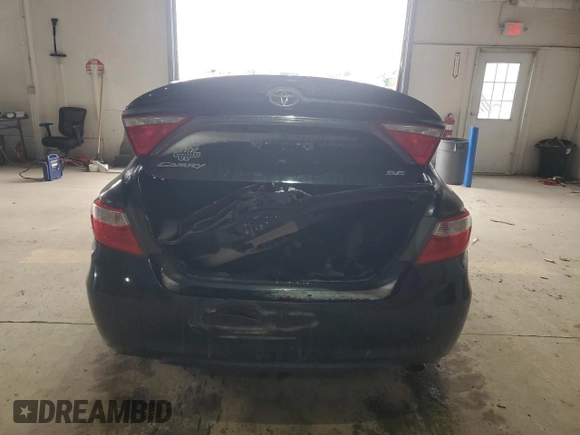 2015 Toyota Camry XLE z VIN 4T1BF1FK9FU474810, wystawiony jako Copart lot #47950725 z przebiegiem Nie podano mil oraz Szkoda całkowita • Salvage title. Historia ofert i sprzedaży dostępna na DreamBid. Obrazek 6.