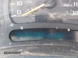 2005 GMC Sierra 2500HD SLE z VIN 1GTHK23U75F804162, wystawiony jako IAAI lot #42143820 z przebiegiem 3 mil mil oraz . Historia ofert i sprzedaży dostępna na DreamBid. Obrazek 7.