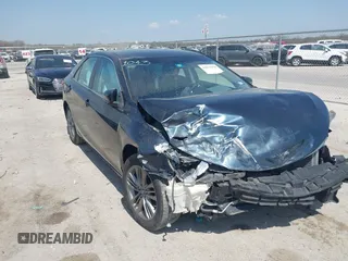 2015 Toyota Camry XLE z VIN 4T1BF1FK2FU101043, wystawiony jako IAAI lot #42426166 z przebiegiem 66 413 mil mil oraz . Historia ofert i sprzedaży dostępna na DreamBid. Obrazek 1.
