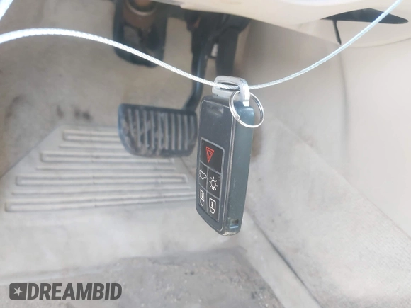 2015 Volvo XC60 T6 с VIN YV4902RK5F2762130, выставлен на аукционе IAAI как лот 42080997 с пробегом 174 623 миль миль и . История ставок и продаж доступна на DreamBid. Изображение 11.