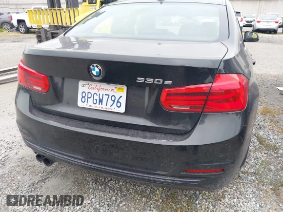 2017 BMW 3 Series 330e iPerformance with VIN WBA8E1C58HK480271, listed as a IAAI auction lot 42039429 with 93,242 mi miles. Bid and sale history available at carsss.com. Image 17.