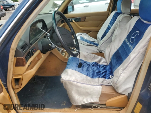 1986 Mercedes-Benz 560 with VIN WDBCA39D7GA260903, listed as a Copart auction lot 54634595 with 187,942 mi miles and Clean Title. Bid and sale history available at DreamBid. Image 7.