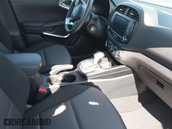 2024 Kia Soul S with VIN KNDJ23AU4R7911082, listed as a IAAI auction lot 41986858 with 53,001 mi miles and . Bid and sale history available at DreamBid. Image 5.