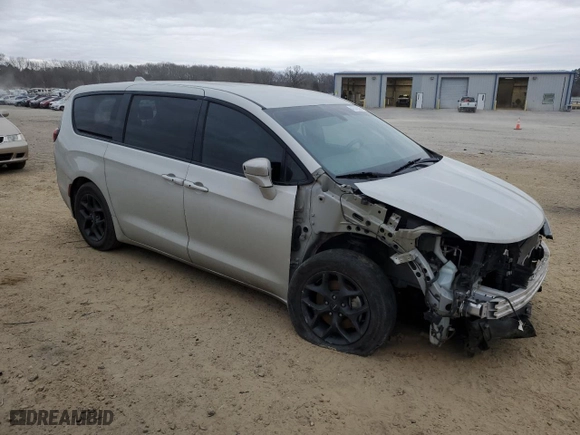 2020 Chrysler Pacifica Touring with VIN 2C4RC1FG4LR236024, listed as a Copart auction lot 47575535 with 164,637 mi miles and Salvage Title. Bid and sale history available at carsss.com. Image 4.