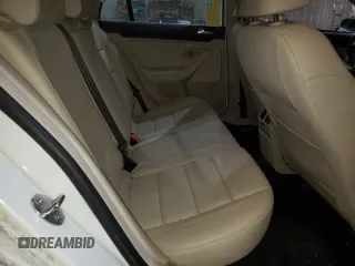 2014 Volkswagen Jetta TDI w/Sunroof & Nav с VIN 3VWPL7AJ2EM610506, выставлен на аукционе Copart как лот 41514185 с пробегом 197 121 миль миль и Списание • Salvage title. История ставок и продаж доступна на DreamBid. Изображение 10.