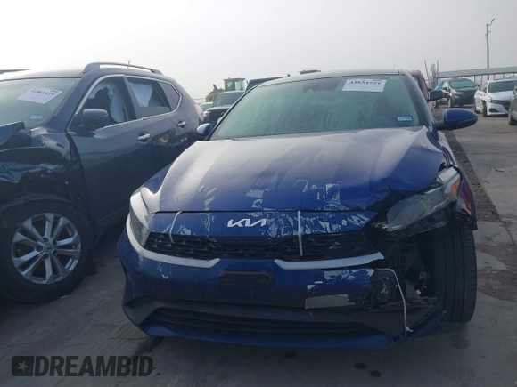 2023 Kia Forte LXS z VIN 3KPF24AD7PE652788, wystawiony jako IAAI lot #41854554 z przebiegiem 48 674 mil mil oraz . Historia ofert i sprzedaży dostępna na DreamBid. Obrazek 13.