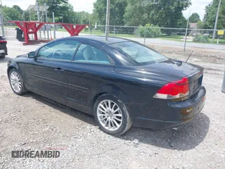 2007 Volvo C70 z VIN YV1MC68287J016057, wystawiony jako IAAI lot #42460400 z przebiegiem 104 051 mil mil oraz . Historia ofert i sprzedaży dostępna na DreamBid. Obrazek 3.