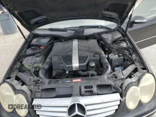 2005 Mercedes-Benz CLK 320 z VIN WDBTJ65J55F157718, wystawiony jako Copart lot #45033595 z przebiegiem 153 639 mil mil oraz Szkody całkowita. Historia ofert i sprzedaży dostępna na DreamBid. Obrazek 13.