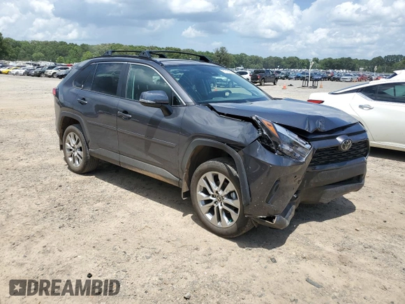 2024 Toyota RAV4 XLE Premium z VIN 2T3C1RFV3RW344089, wystawiony jako Copart lot #61747485 z przebiegiem 18 447 mil mil oraz Szkoda całkowita • Salvage title. Historia ofert i sprzedaży dostępna na DreamBid. Obrazek 4.