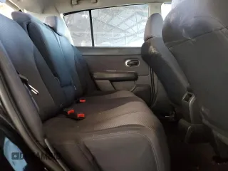 2007 Nissan Versa S z VIN 3N1BC13E37L417125, wystawiony jako Copart lot #57256915 z przebiegiem 131 961 mil mil oraz Szkoda całkowita • Salvage title. Historia ofert i sprzedaży dostępna na DreamBid. Obrazek 10.
