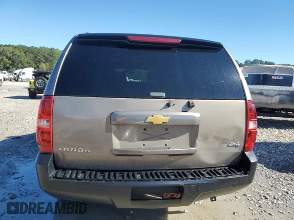 2013 Chevrolet Suburban LS z VIN 1GNWKLEG4DR113485, wystawiony jako Copart lot #80772604 z przebiegiem 183 622 mil mil oraz Szkoda całkowita • Salvage title. Historia ofert i sprzedaży dostępna na DreamBid. Obrazek 6.