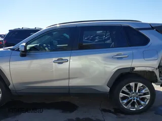 2020 Toyota RAV4 XLE Premium with VIN JTMC1RFV7LJ021069, listed as a IAAI auction lot 41701623 with 25,459 mi miles. Bid and sale history available at carsss.com. Image 14.