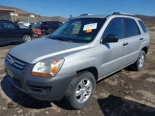 2008 Kia Sportage LX with VIN KNDJE723087539484, listed as a IAAI auction lot 41736029 with 145,824 mi miles and . Bid and sale history available at carsss.com. Image 2.