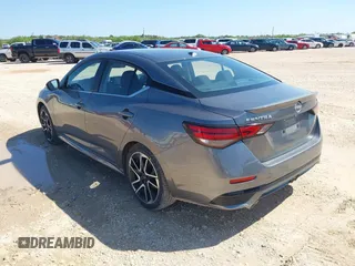 2025 Nissan Sentra SR z VIN 3N1AB8DV8SY309598, wystawiony jako IAAI lot #42460527 z przebiegiem 3 690 mil mil oraz . Historia ofert i sprzedaży dostępna na DreamBid. Obrazek 3.