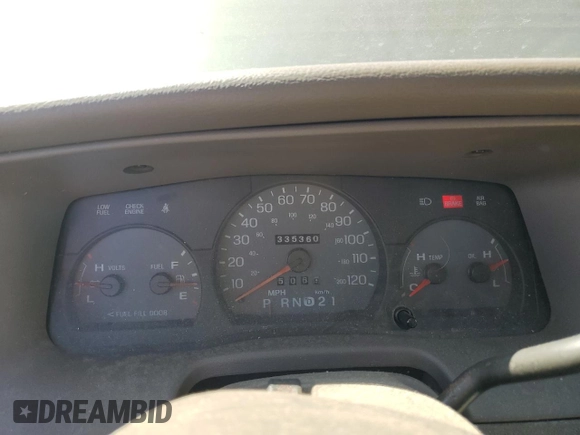 2003 Mercury Grand Marquis GS Convenience with VIN 2MEFM74W03X638534, listed as a Copart auction lot 49371535 with 335,360 mi miles and Salvage Title. Bid and sale history available at DreamBid. Image 9.