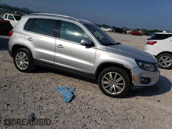 2016 Volkswagen Tiguan S z VIN WVGAV7AX3GW504720, wystawiony jako Copart lot #59842795 z przebiegiem 103 670 mil mil oraz Czysty tytuł • Clean title. Historia ofert i sprzedaży dostępna na DreamBid. Obrazek 4.