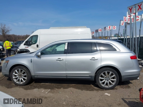 2011 Lincoln MKT with VIN 2LMHJ5AR0BBJ50346, listed as a IAAI auction lot 41726833 with 203,523 mi miles and . Bid and sale history available at DreamBid. Image 14.