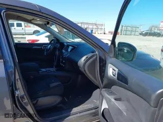 2014 Nissan Pathfinder SV with VIN 5N1AR2MN8EC664141, listed as a IAAI auction lot 41652033 with 167,463 mi miles. Bid and sale history available at carsss.com. Image 5.