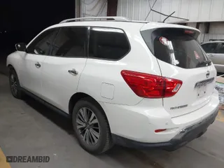 2017 Nissan Pathfinder S with VIN 5N1DR2MN5HC663871, listed as a IAAI auction lot 41746282 with 147,488 mi miles. Bid and sale history available at carsss.com. Image 3.
