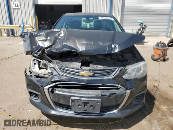 2017 Chevrolet Sonic LT z VIN 1G1JD5SG9H4112650, wystawiony jako Copart lot #55452595 z przebiegiem 148 035 mil mil oraz Szkoda całkowita • Salvage title. Historia ofert i sprzedaży dostępna na DreamBid. Obrazek 5.
