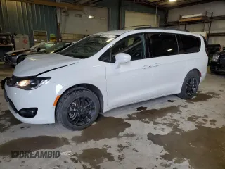 2020 Chrysler Pacifica Launch Edition z VIN 2C4RC3BG1LR263912, wystawiony jako Copart lot #81785354 z przebiegiem 124 071 mil mil oraz Szkody całkowita. Historia ofert i sprzedaży dostępna na DreamBid. Obrazek 1.