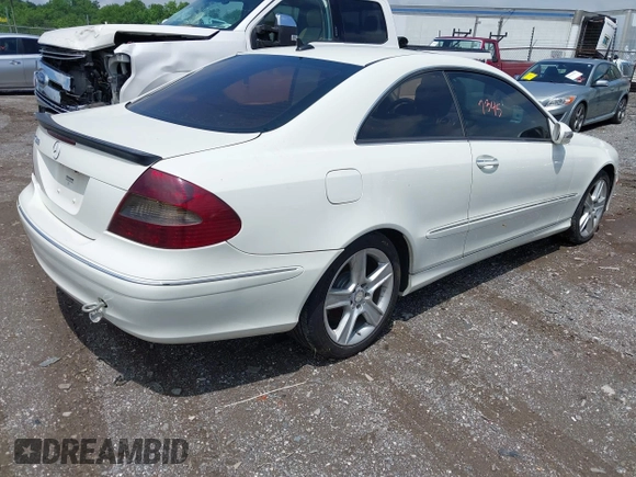 2009 Mercedes-Benz CLK 350 with VIN WDBTJ56H89F262104, listed as a IAAI auction lot 42267345 with 135,819 mi miles and . Bid and sale history available at DreamBid. Image 4.