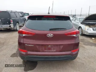2017 Hyundai Tucson SE z VIN KM8J23A47HU431498, wystawiony jako IAAI lot #42425577 z przebiegiem 83 014 mil mil oraz . Historia ofert i sprzedaży dostępna na DreamBid. Obrazek 16.