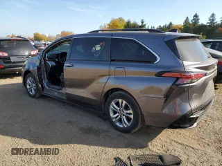 2021 Toyota Sienna XLE with VIN 5TDGSKFC6MS037515, listed as a Copart auction lot 77397944 with 71,034 mi miles and Clean Title. Bid and sale history available at carsss.com. Image 2.