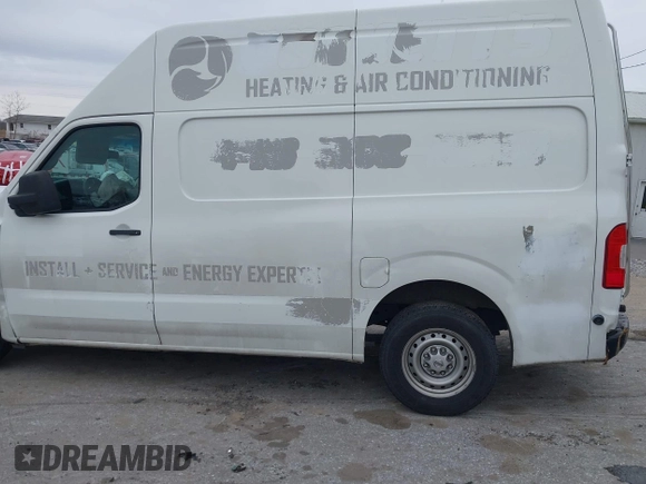 2017 Nissan NV Cargo SV z VIN 1N6BF0LY7HN808530, wystawiony jako IAAI lot #41222479 z przebiegiem 178 092 mil mil oraz . Historia ofert i sprzedaży dostępna na DreamBid. Obrazek 15.