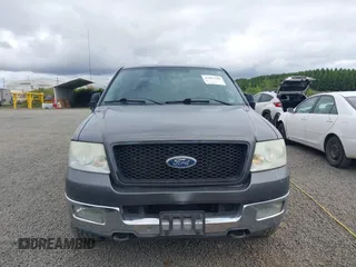 2004 Ford F-150 XLT z VIN 1FTPX145X4NB48672, wystawiony jako IAAI lot #42497529 z przebiegiem 178 758 mil mil oraz . Historia ofert i sprzedaży dostępna na DreamBid. Obrazek 6.
