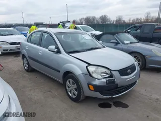 2008 Kia Rio LX with VIN KNADE123086343137, listed as a IAAI auction lot 41468931 with 116,568 mi miles. Bid and sale history available at carsss.com. Image 1.