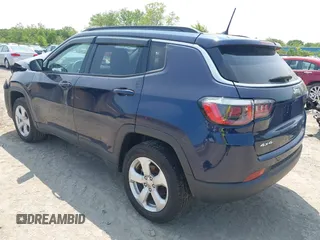 2019 Jeep Compass Latitude z VIN 3C4NJDBB2KT650866, wystawiony jako IAAI lot #42363259 z przebiegiem 43 202 mil mil oraz . Historia ofert i sprzedaży dostępna na DreamBid. Obrazek 3.