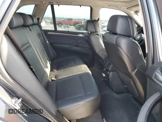2013 BMW X5 xDrive35i z VIN 5UXZV4C50D0B11663, wystawiony jako Copart lot #53285435 z przebiegiem 109 818 mil mil oraz Szkody całkowita. Historia ofert i sprzedaży dostępna na DreamBid. Obrazek 11.