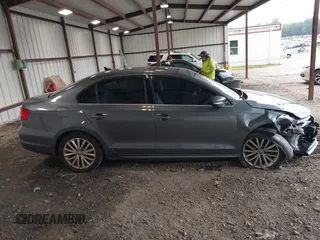 2015 Volkswagen Jetta SE with VIN 3VWD07AJ9FM310300, listed as a IAAI auction lot 42433664 with 117,579 mi miles and . Bid and sale history available at DreamBid. Image 13.