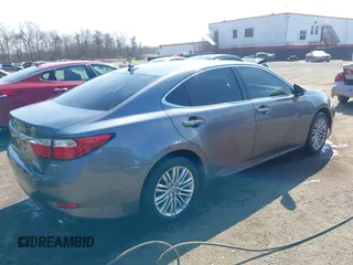 2013 Lexus ES 4dr Sdn with VIN JTHBK1GG9D2062663, listed as a IAAI auction lot 41662530 with 190,841 mi miles. Bid and sale history available at carsss.com. Image 4.