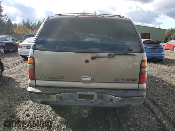 2003 Chevrolet Suburban LT with VIN 3GNGK26U73G173374, listed as a Copart auction lot 76328004 with 170,666 mi miles and Salvage Title. Bid and sale history available at carsss.com. Image 6.