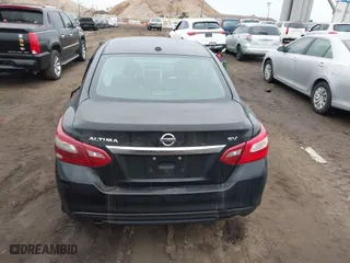 2018 Nissan Altima 2.5 SL with VIN 1N4AL3AP5JC208275, listed as a IAAI auction lot 41368381 with 203,439 mi miles. Bid and sale history available at carsss.com. Image 16.