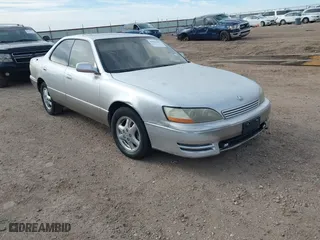 1996 Lexus ES 300 with VIN JT8BF12G6T0185262, listed as a IAAI auction lot 41526181 with 1 mi miles. Bid and sale history available at carsss.com. Image 1.