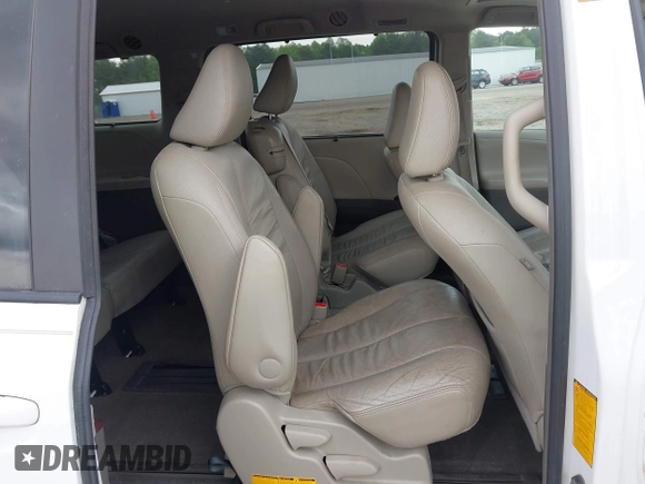 2011 Toyota Sienna XLE AAS with VIN 5TDYK3DC3BS161414, listed as a IAAI auction lot 41124705 with 167,364 mi miles. Bid and sale history available at carsss.com. Image 8.