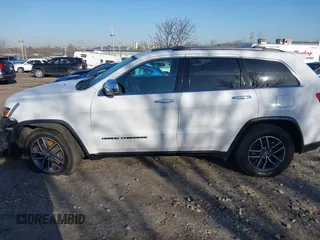 2017 Jeep Grand Cherokee Limited with VIN 1C4RJFBT5HC769196, listed as a IAAI auction lot 41829930 with 88,162 mi miles. Bid and sale history available at carsss.com. Image 14.
