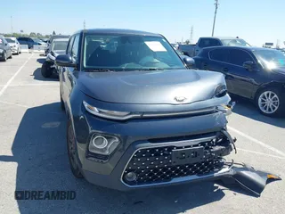 2020 Kia Soul EX with VIN KNDJ33AUXL7726135, listed as a IAAI auction lot 41876768 with 69,715 mi miles. Bid and sale history available at carsss.com. Image 1.