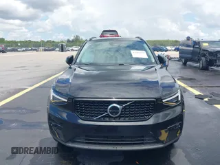 2024 Volvo XC40 Plus Dark Theme with VIN YV4L12UL5R2308371, listed as a IAAI auction lot 42516455 with 9,056 mi miles and . Bid and sale history available at DreamBid. Image 13.