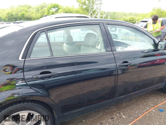 2007 Toyota Avalon XL z VIN 4T1BK36B87U184714, wystawiony jako IAAI lot #42243997 z przebiegiem 165 691 mil mil oraz . Historia ofert i sprzedaży dostępna na DreamBid. Obrazek 14.