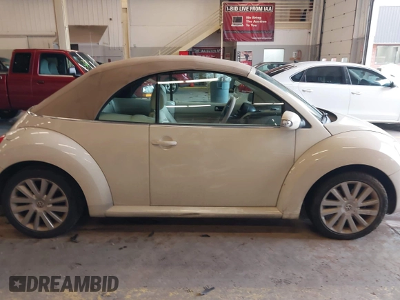 2009 Volkswagen Beetle S with VIN 3VWRG31Y89M408245, listed as a IAAI auction lot 41600593 with 76,156 mi miles and . Bid and sale history available at DreamBid. Image 13.