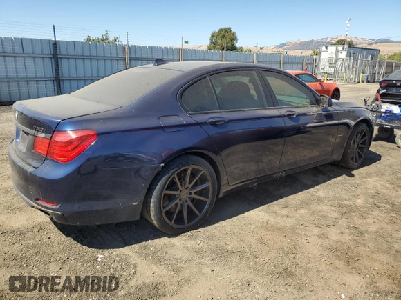 2009 BMW 7 Series 750i z VIN WBAKA83509CY35388, wystawiony jako Copart lot #63561984 z przebiegiem 166 068 mil mil oraz Szkoda całkowita • Salvage title. Historia ofert i sprzedaży dostępna na DreamBid. Obrazek 3.
